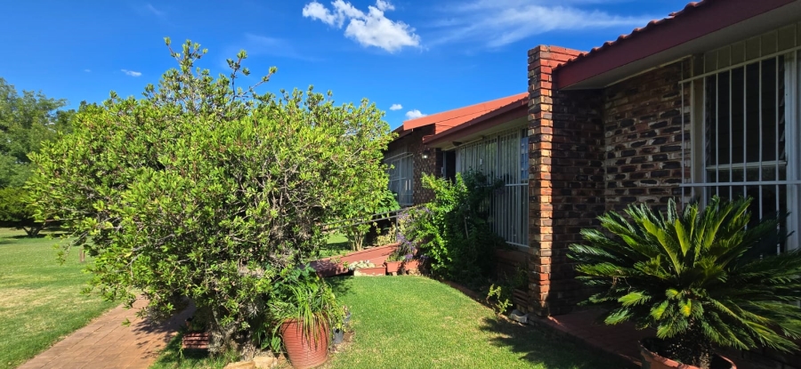 2 Bedroom Property for Sale in Oudorp North West
